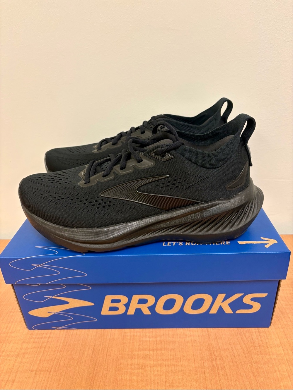 Brooks Women’s 9 Glycerin 23 Sneaker